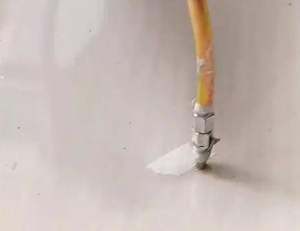 清河门瓷砖空鼓维修公司专业解答在瓷砖铺贴过程中，如果使用的砂料过粗（如全部使用了粗砂），可能会导致以下问题